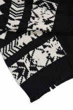 Load image into Gallery viewer, ISABEL BENENATO Reversible Crew-Neck Sweater with Virgin Wool Fancy Jacquard Work (BLACK / WHITE)