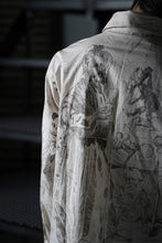 Load image into Gallery viewer, A TENTATIVE ATELIER Alvin REPLICA BIG EDGE PRINT SHIRT (NATURAL)