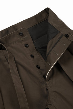 Load image into Gallery viewer, KLASICA EXTRA WIDE MILLITARY CHINO PANTS / HIGH DENSITY COMPACT YARN (WARNUT)
