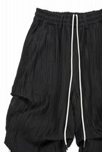画像をギャラリービューアに読み込む, A.F ARTEFACT SHEER YO-RYU TUCK BAGGY PANTS (BLACK)