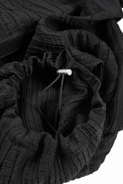 画像をギャラリービューアに読み込む, A.F ARTEFACT SHEER YO-RYU TUCK BAGGY PANTS (BLACK)