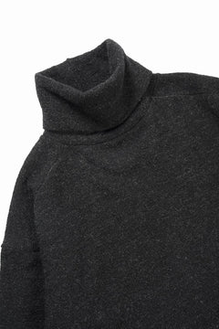 Load image into Gallery viewer, KLASICA VOLUME TURTLE NECK / SHETLAND WOOL AMUNZEN (CARBON)