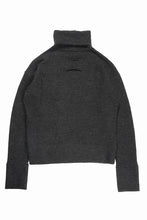 Load image into Gallery viewer, KLASICA VOLUME TURTLE NECK / SHETLAND WOOL AMUNZEN (CARBON)