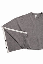 Load image into Gallery viewer, KLASICA WEARABLE BIG STOLE PONCHO / SHETLAND WOOL AMUNZEN (SAND)