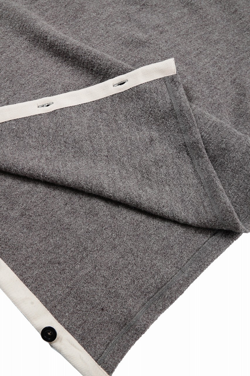 Load image into Gallery viewer, KLASICA WEARABLE BIG STOLE PONCHO / SHETLAND WOOL AMUNZEN (SAND)