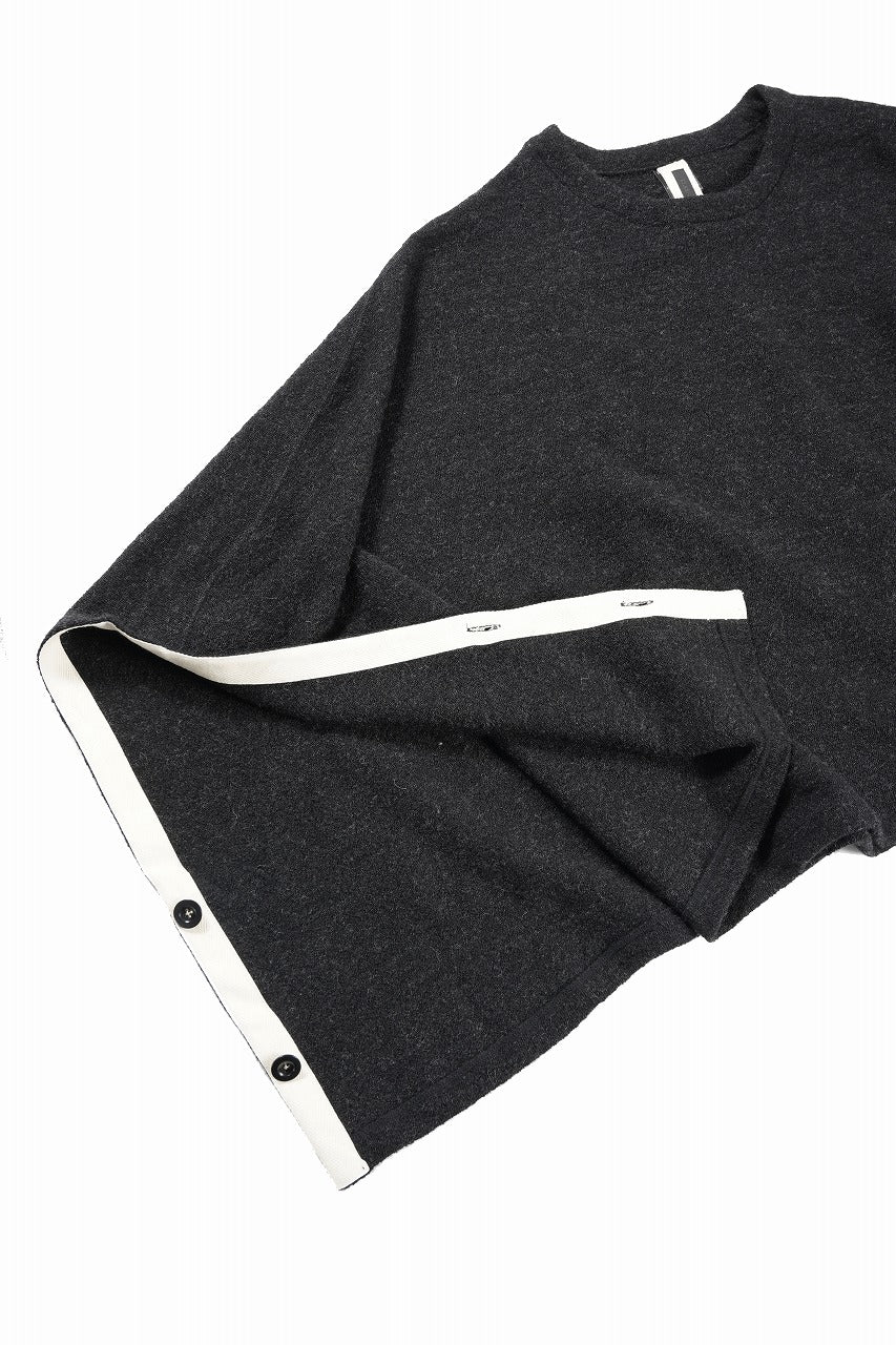 Load image into Gallery viewer, KLASICA WEARABLE BIG STOLE PONCHO / SHETLAND WOOL AMUNZEN (CARBON)