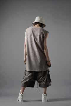 画像をギャラリービューアに読み込む, beauty : beast ESSENTIAL GRAPHIC LINE SLEEVELESS TEE (PRAYER / LIGHT MOCHA)