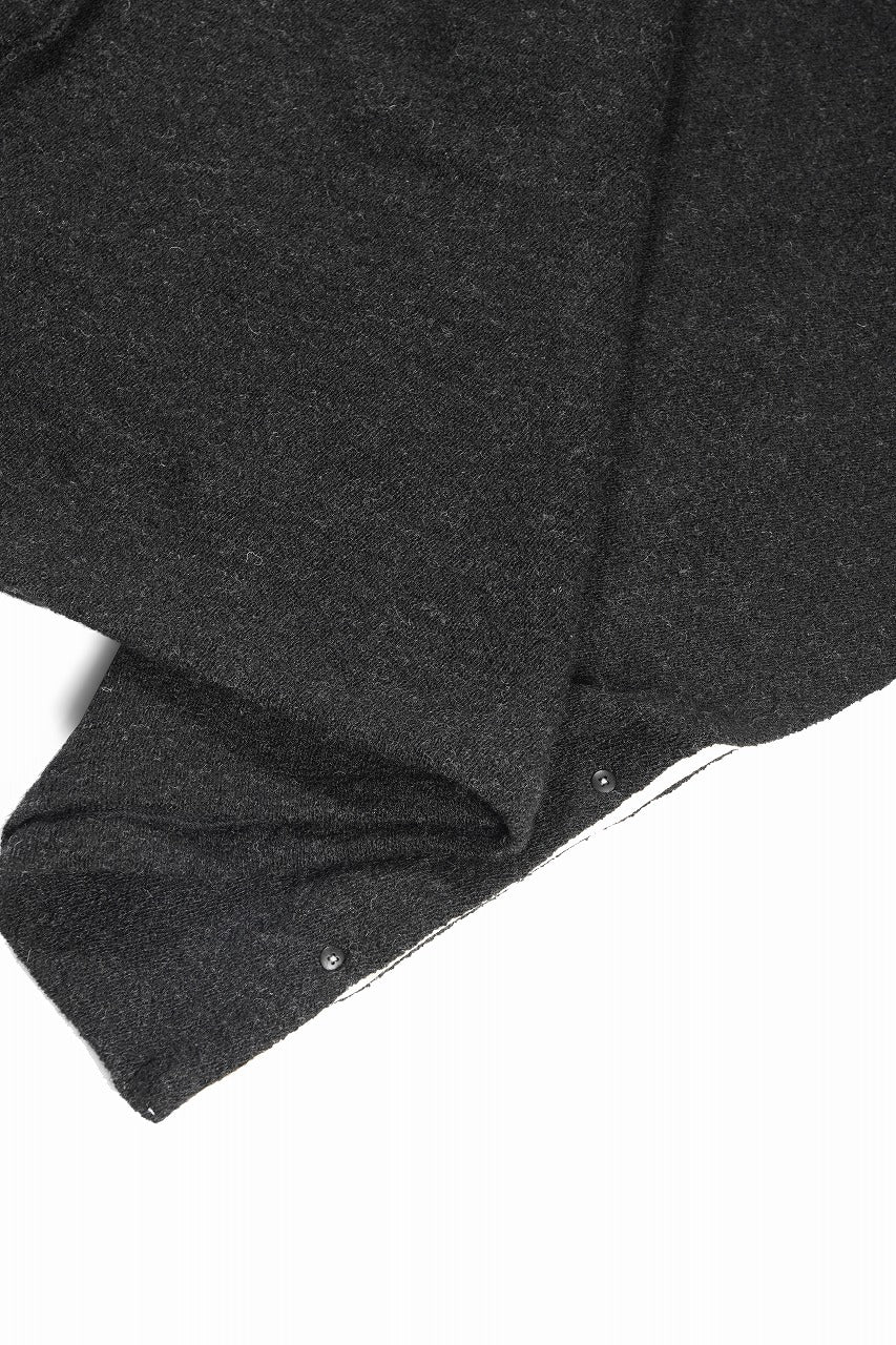 Load image into Gallery viewer, KLASICA WEARABLE BIG STOLE PONCHO / SHETLAND WOOL AMUNZEN (CARBON)