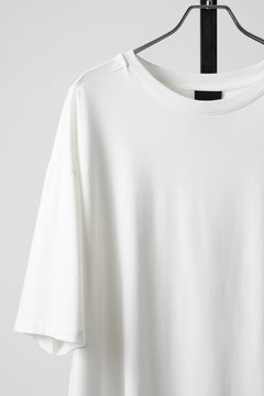 Load image into Gallery viewer, thom/krom ROUND NECK T-SHIRT / RELAXED FIT (OFF WHITE)