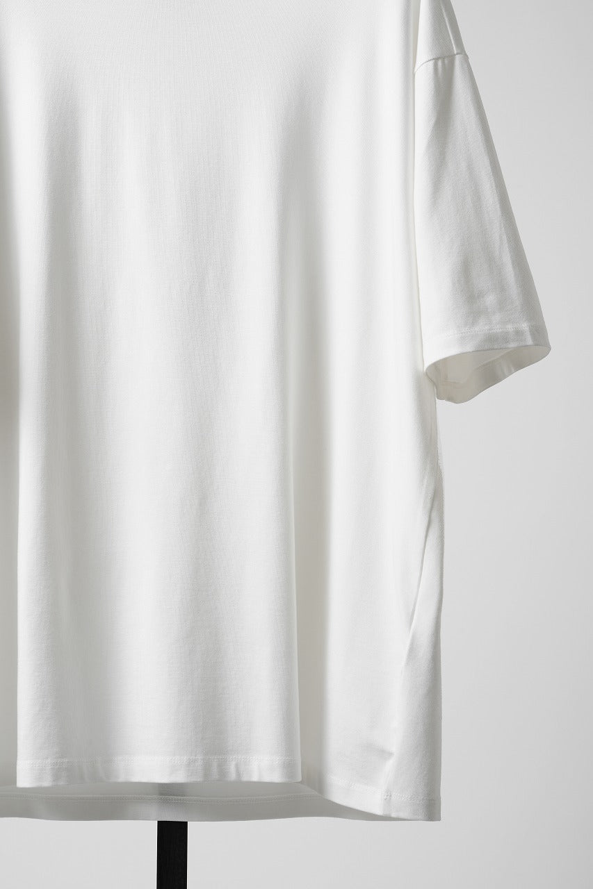 thom/krom ROUND NECK T-SHIRT / RELAXED FIT (OFF WHITE)の商品ページ
