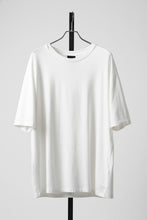 Load image into Gallery viewer, thom/krom ROUND NECK T-SHIRT / RELAXED FIT (OFF WHITE)