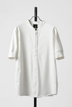 画像をギャラリービューアに読み込む, thom/krom STAND UP COLLAR T-SHIRT / STRETCH COTTON JERSEY (CREAM)