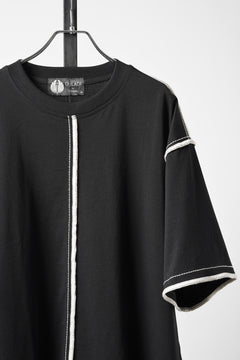 Load image into Gallery viewer, OBLADI BLACK T-SHIRT WIDTH BEIGE OVERLOCK STITCHING (BLACK)