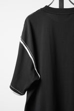 Load image into Gallery viewer, OBLADI BLACK T-SHIRT WIDTH BEIGE OVERLOCK STITCHING (BLACK)