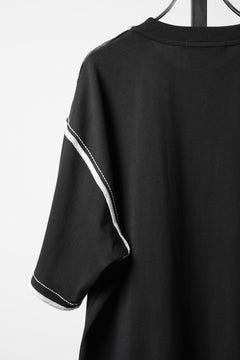 Load image into Gallery viewer, OBLADI BLACK T-SHIRT WIDTH BEIGE OVERLOCK STITCHING (BLACK)