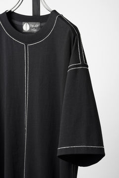 Load image into Gallery viewer, OBLADI BEIGE STITCHES ON BLACK T-SHIRT (BLACK)