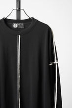 Load image into Gallery viewer, OBLADI DROP SHOULDER LONG SLEEVE T-SHIRT WIDTH BEIGE OVERLOCK STITCHING (BLACK)