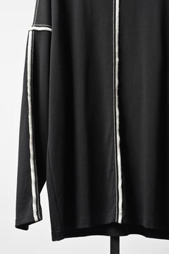 Load image into Gallery viewer, OBLADI DROP SHOULDER LONG SLEEVE T-SHIRT WIDTH BEIGE OVERLOCK STITCHING (BLACK)