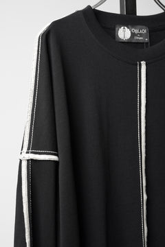 Load image into Gallery viewer, OBLADI DROP SHOULDER LONG SLEEVE T-SHIRT WIDTH BEIGE OVERLOCK STITCHING (BLACK)