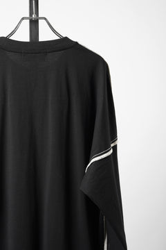 Load image into Gallery viewer, OBLADI DROP SHOULDER LONG SLEEVE T-SHIRT WIDTH BEIGE OVERLOCK STITCHING (BLACK)