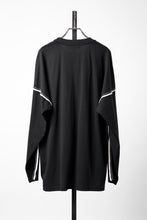 Load image into Gallery viewer, OBLADI DROP SHOULDER LONG SLEEVE T-SHIRT WIDTH BEIGE OVERLOCK STITCHING (BLACK)