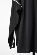 Load image into Gallery viewer, OBLADI DROP SHOULDER LONG SLEEVE T-SHIRT WIDTH BEIGE OVERLOCK STITCHING (BLACK)