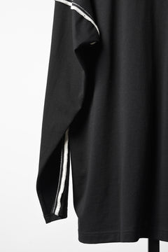 Load image into Gallery viewer, OBLADI DROP SHOULDER LONG SLEEVE T-SHIRT WIDTH BEIGE OVERLOCK STITCHING (BLACK)