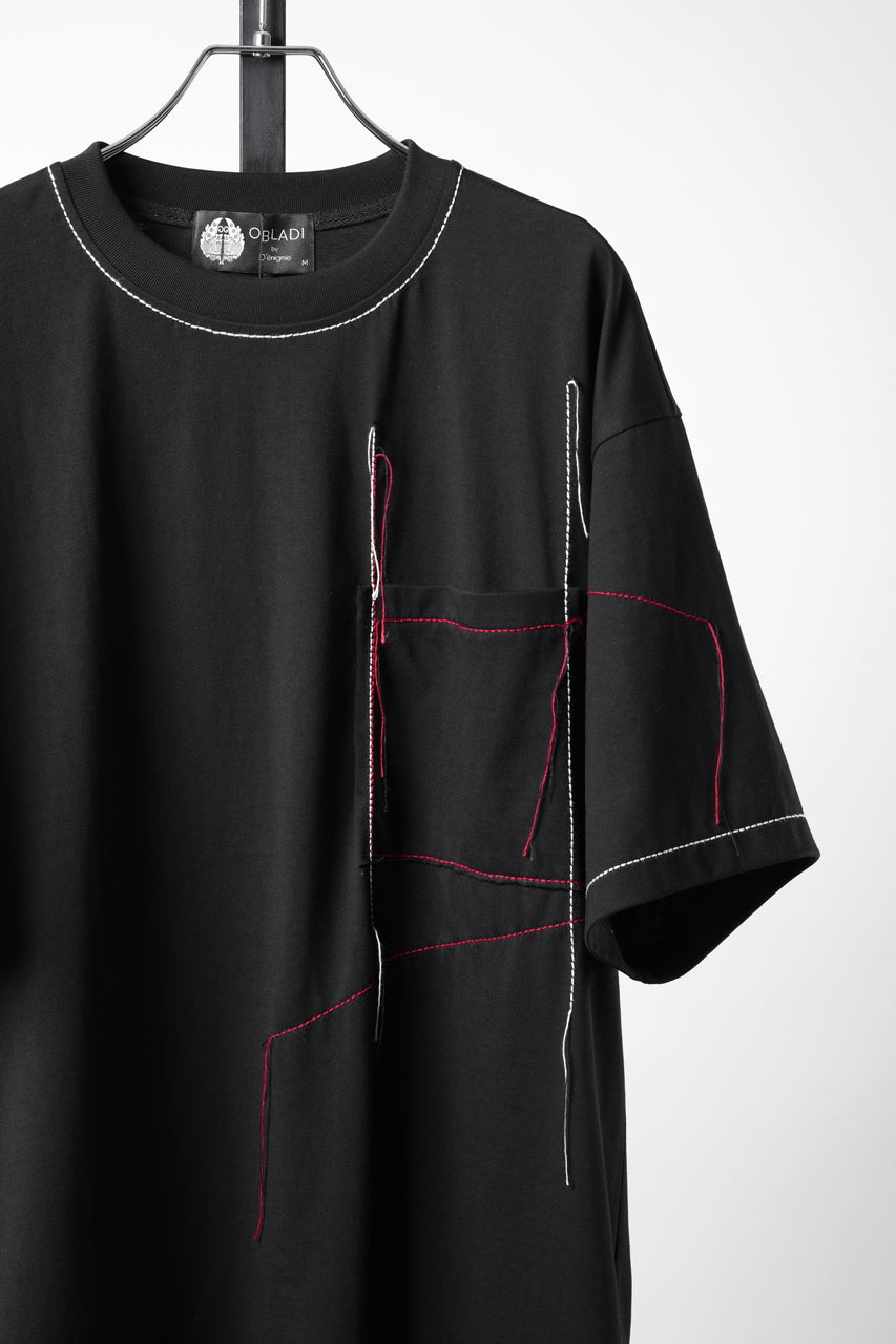 画像をギャラリービューアに読み込む, OBLADI RED AND BEIGE STITCHES POCKET ON BLACK T-SHIRT (BLACK)
