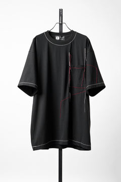 画像をギャラリービューアに読み込む, OBLADI RED AND BEIGE STITCHES POCKET ON BLACK T-SHIRT (BLACK)