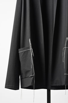 画像をギャラリービューアに読み込む, OBLADI CARDIGAN WITH BEIGE STITCHED POCKET (BLACK)