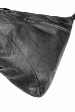 画像をギャラリービューアに読み込む, werkschwarz exclusive SHOULDER BAG 21p / PULL UP COW LEATHER (BLACK)
