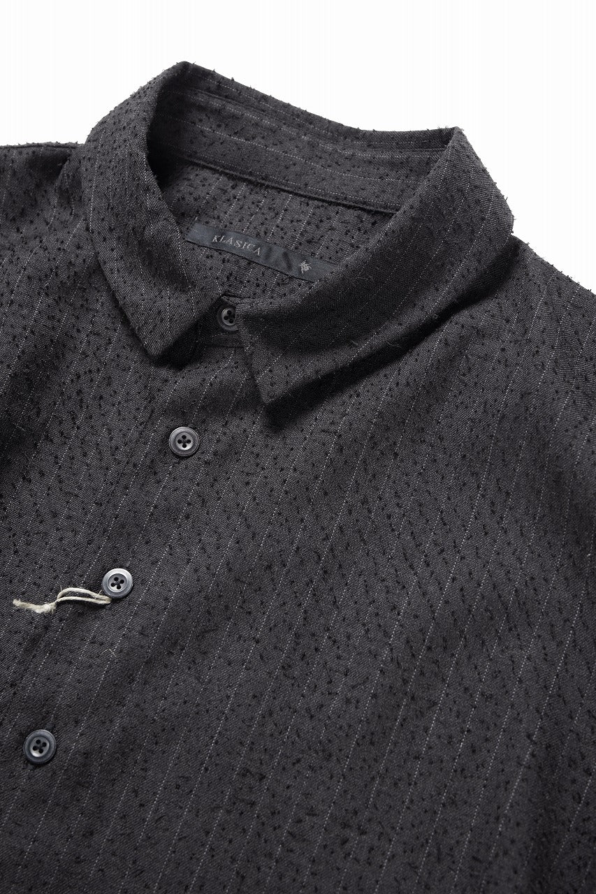 KLASICA EXTRA WIDE OUTER SHIRTS / FORK NEEDLE PUNCH SUPER 100's PENCIL STRIPE (IRON BROWN STRIPES)