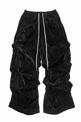 A.F ARTEFACT WASHER VELOR TUCK WIDE PANTS (BLACK)