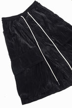 画像をギャラリービューアに読み込む, A.F ARTEFACT WASHER VELOR WRAP SKIRT SHORTS (BLACK)