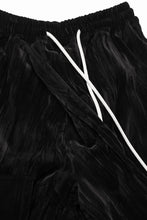 画像をギャラリービューアに読み込む, A.F ARTEFACT WASHER VELOR WRAP SKIRT SHORTS (BLACK)