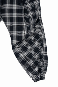 画像をギャラリービューアに読み込む, A.F ARTEFACT TUCK WIDE EASY PANTS / TARTAN CHECK (BLACK x GREY)