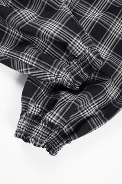 画像をギャラリービューアに読み込む, A.F ARTEFACT TUCK WIDE EASY PANTS / TARTAN CHECK (BLACK x GREY)