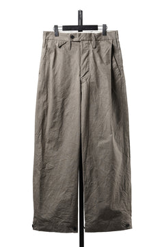 Load image into Gallery viewer, KLASICA "LINDBERG Ⅱ-TW" SIDE TUCKED WIDE STRAIGHT TROUSERS / HAND DYED HIGH DENSITY TWILL (DUST)
