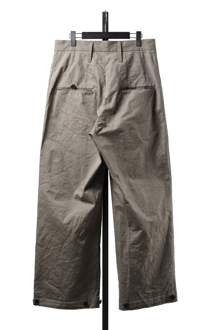 Load image into Gallery viewer, KLASICA "LINDBERG Ⅱ-TW" SIDE TUCKED WIDE STRAIGHT TROUSERS / HAND DYED HIGH DENSITY TWILL (DUST)