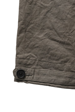 Load image into Gallery viewer, KLASICA "LINDBERG Ⅱ-TW" SIDE TUCKED WIDE STRAIGHT TROUSERS / HAND DYED HIGH DENSITY TWILL (DUST)