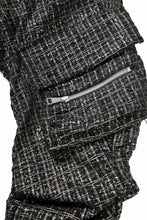 画像をギャラリービューアに読み込む, A.F ARTEFACT TUCK CARGO PANTS / LUXURY TWEED (BLACK x GOLD)