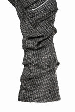 画像をギャラリービューアに読み込む, A.F ARTEFACT TUCK CARGO PANTS / LUXURY TWEED (BLACK x GOLD)