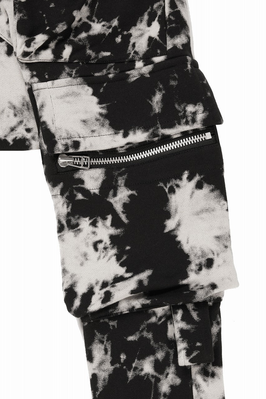 画像をギャラリービューアに読み込む, A.F ARTEFACT FLAP CARGO SAROUEL SKINNY / MOTTLED DYING (BLACK x IVORY)