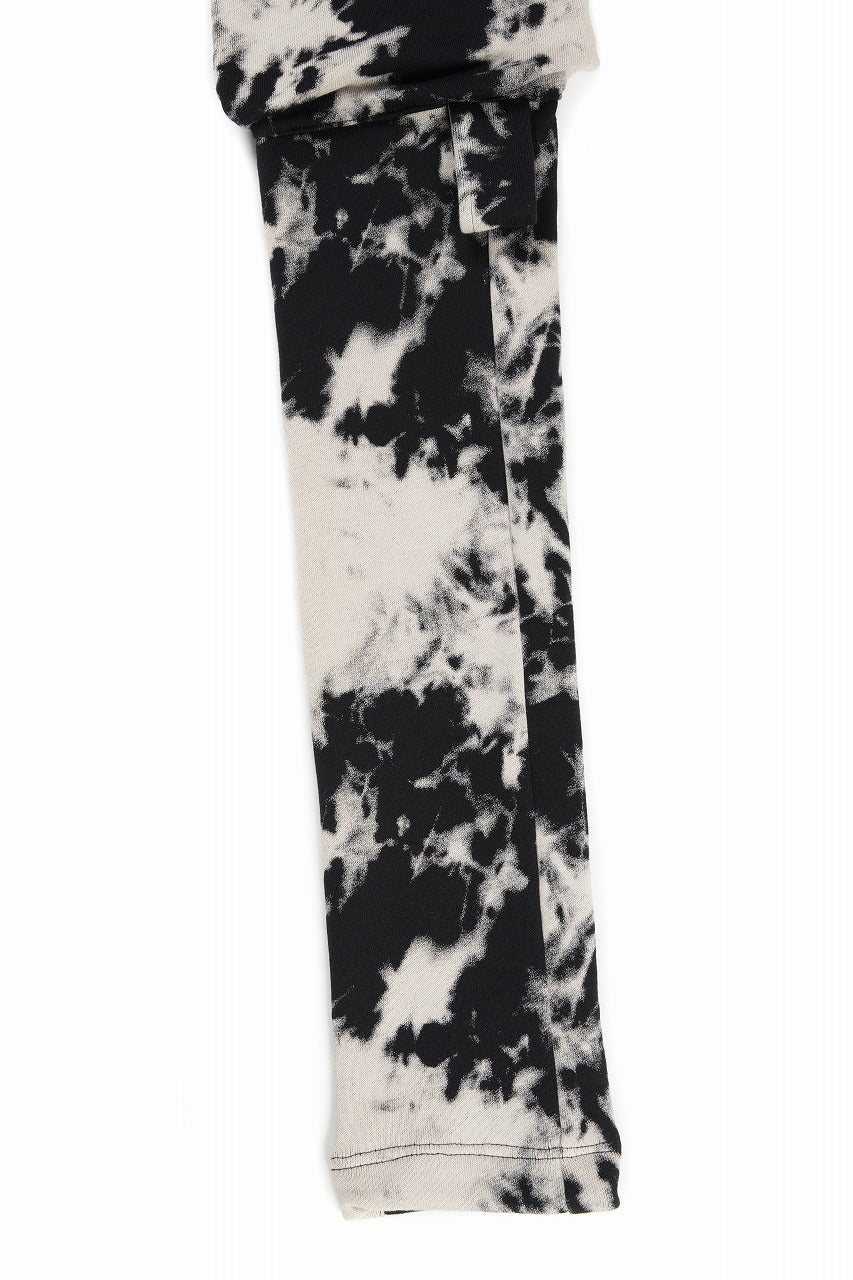 画像をギャラリービューアに読み込む, A.F ARTEFACT FLAP CARGO SAROUEL SKINNY / MOTTLED DYING (BLACK x IVORY)