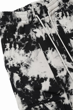 画像をギャラリービューアに読み込む, A.F ARTEFACT FLAP CARGO SAROUEL SKINNY / MOTTLED DYING (BLACK x IVORY)