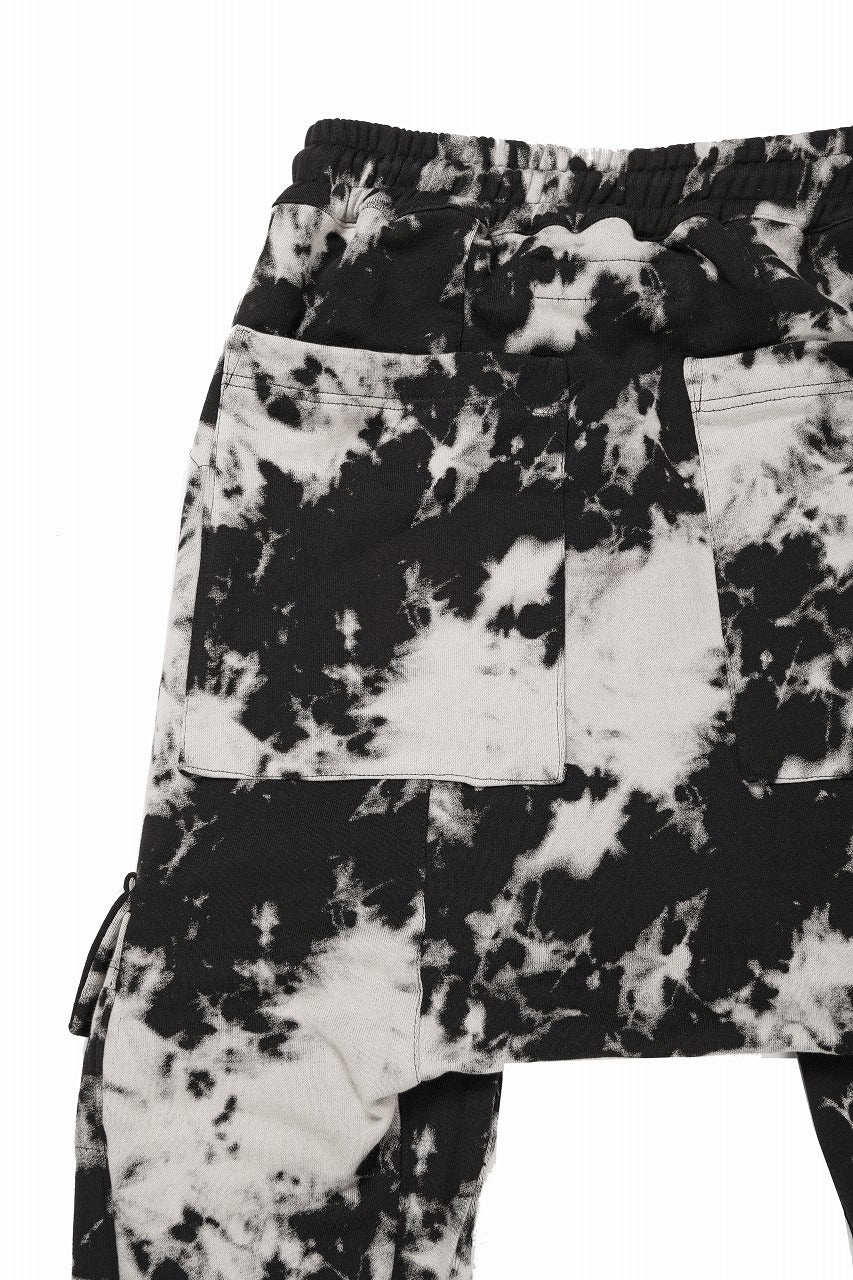 画像をギャラリービューアに読み込む, A.F ARTEFACT FLAP CARGO SAROUEL SKINNY / MOTTLED DYING (BLACK x IVORY)