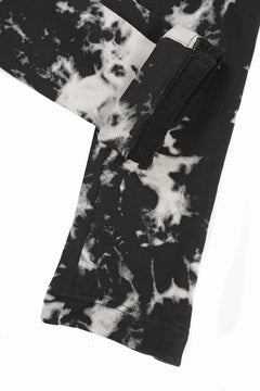 画像をギャラリービューアに読み込む, A.F ARTEFACT FLAP CARGO SAROUEL SKINNY / MOTTLED DYING (BLACK x IVORY)