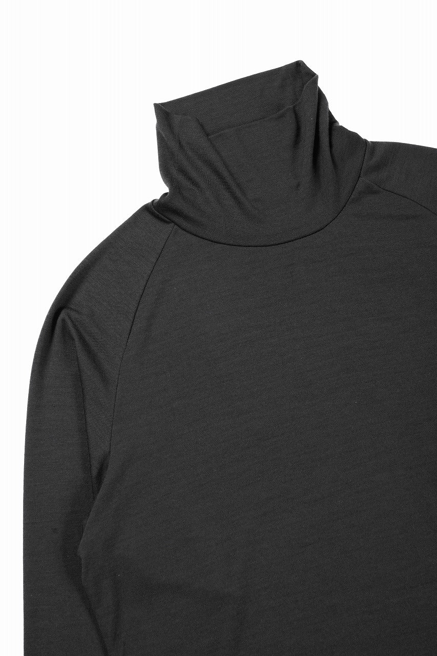画像をギャラリービューアに読み込む, CAPERTICA OFF TURTLE NECK TOP / SUPER 140s WASHABLE WOOL DC-JERSEY (DARKNESS)