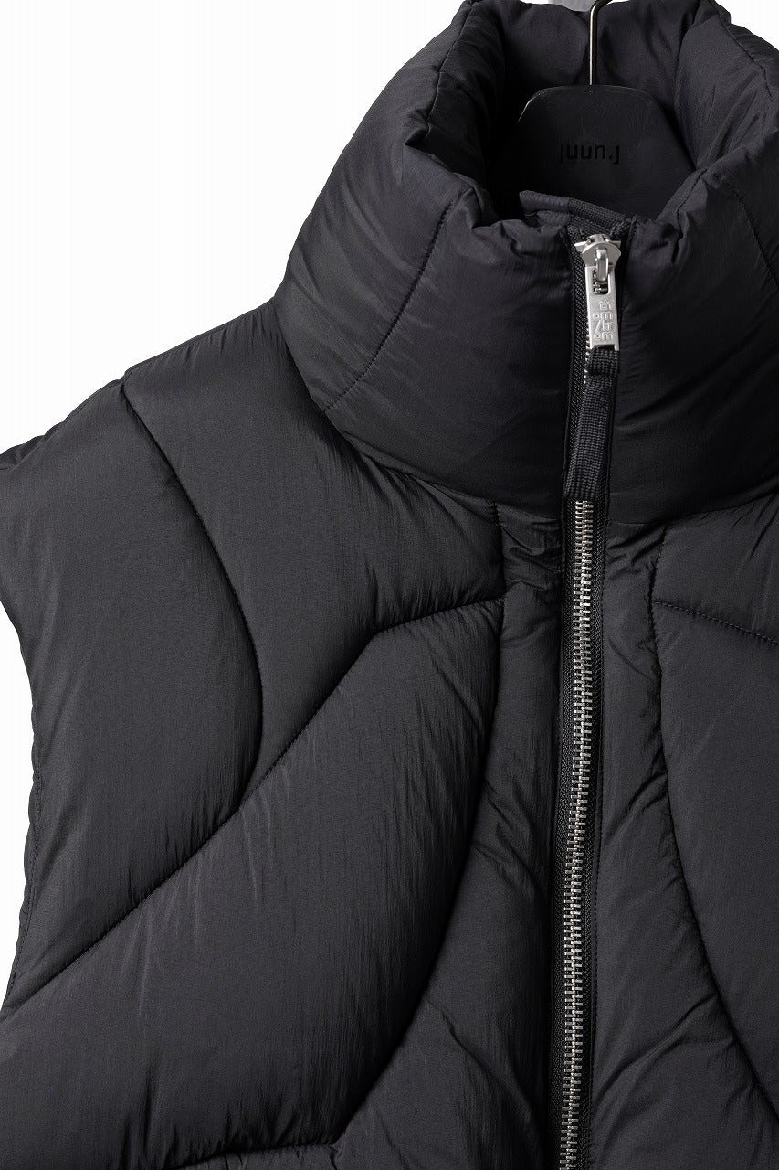 画像をギャラリービューアに読み込む, thom/krom OVERSIZED HIGH NECK VEST / WARM PUFFER (BLACK)