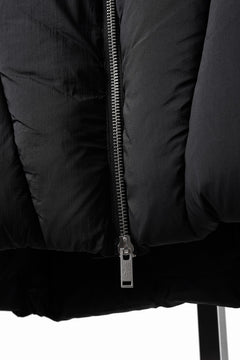 画像をギャラリービューアに読み込む, thom/krom OVERSIZED HIGH NECK VEST / WARM PUFFER (BLACK)